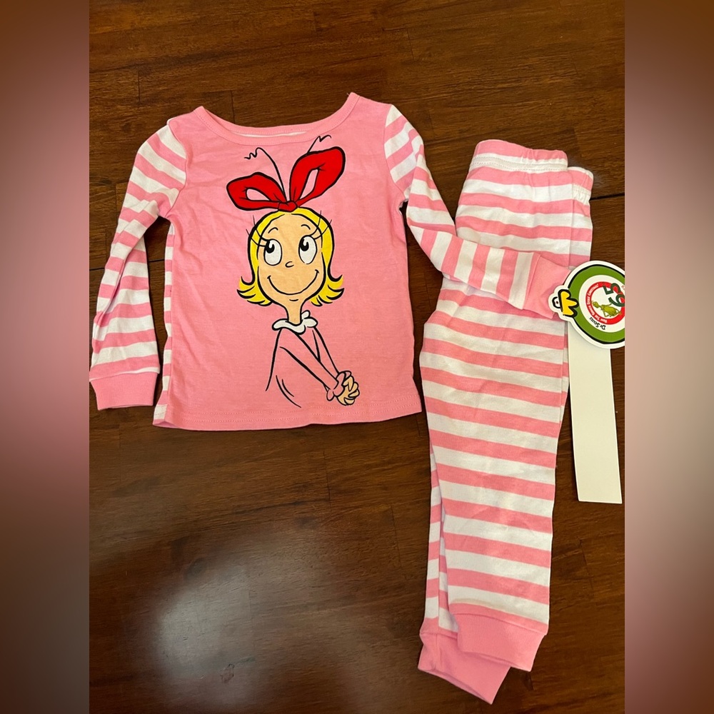 NWT Cindy Lou Who two piece pajama set